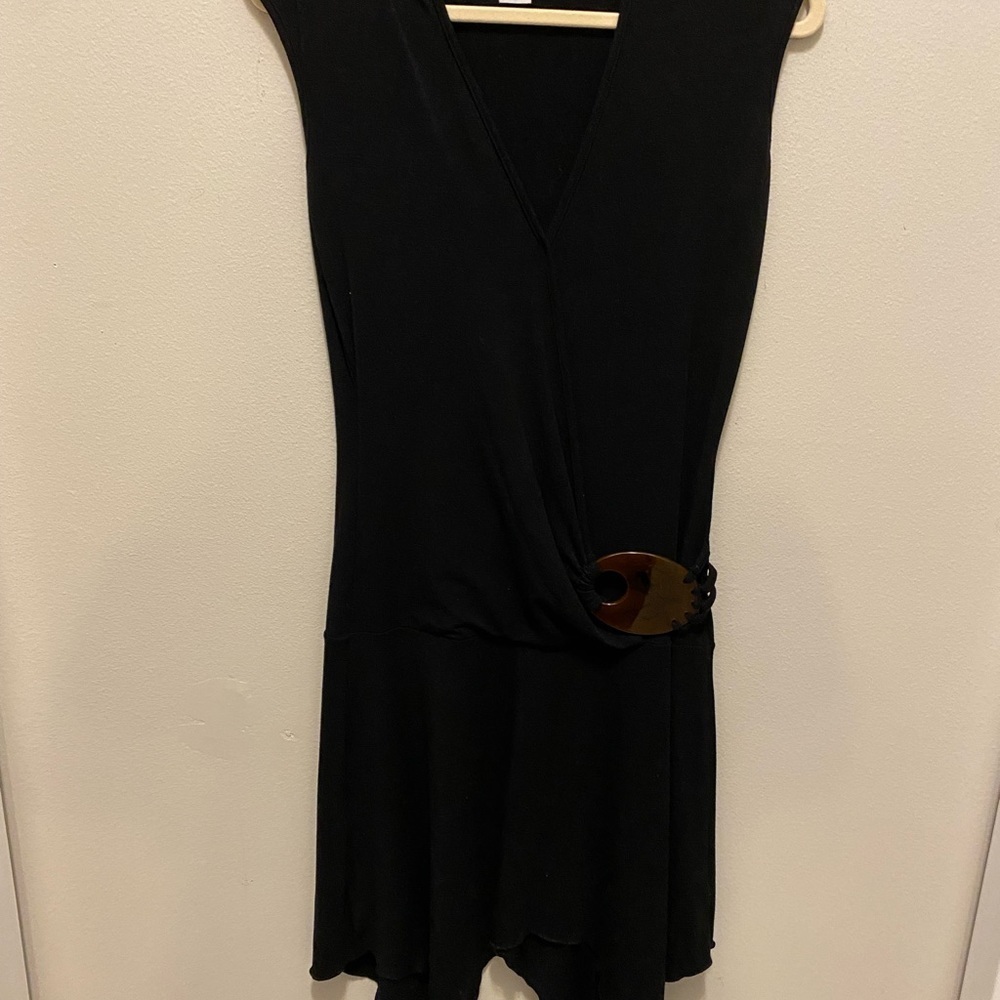 Volume one black dress size Medium with a brown plastic closure - Picture 11 of 11